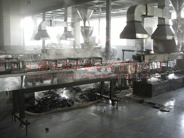 擠出造粒冷卻機(jī)冷水機(jī)使用